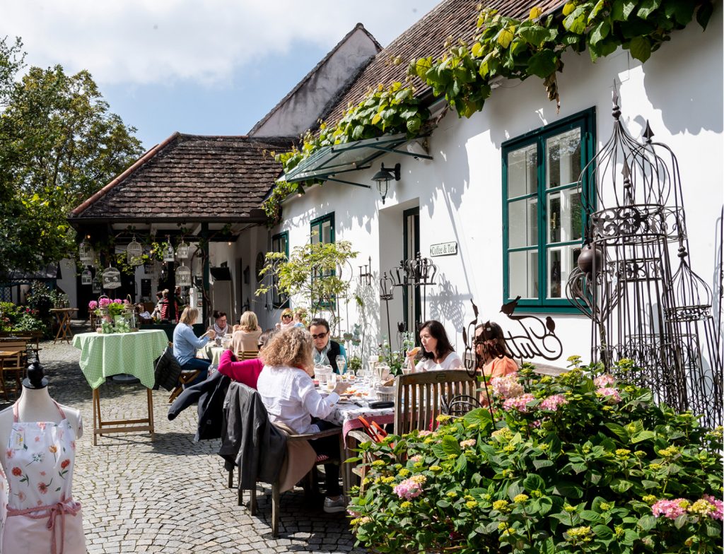 Der wunderschöne Innenhof im Weingut Prechtl - Ideal zum Genießen